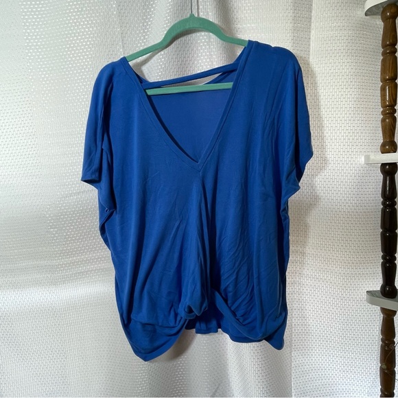 Express Tee - Picture 2 of 3